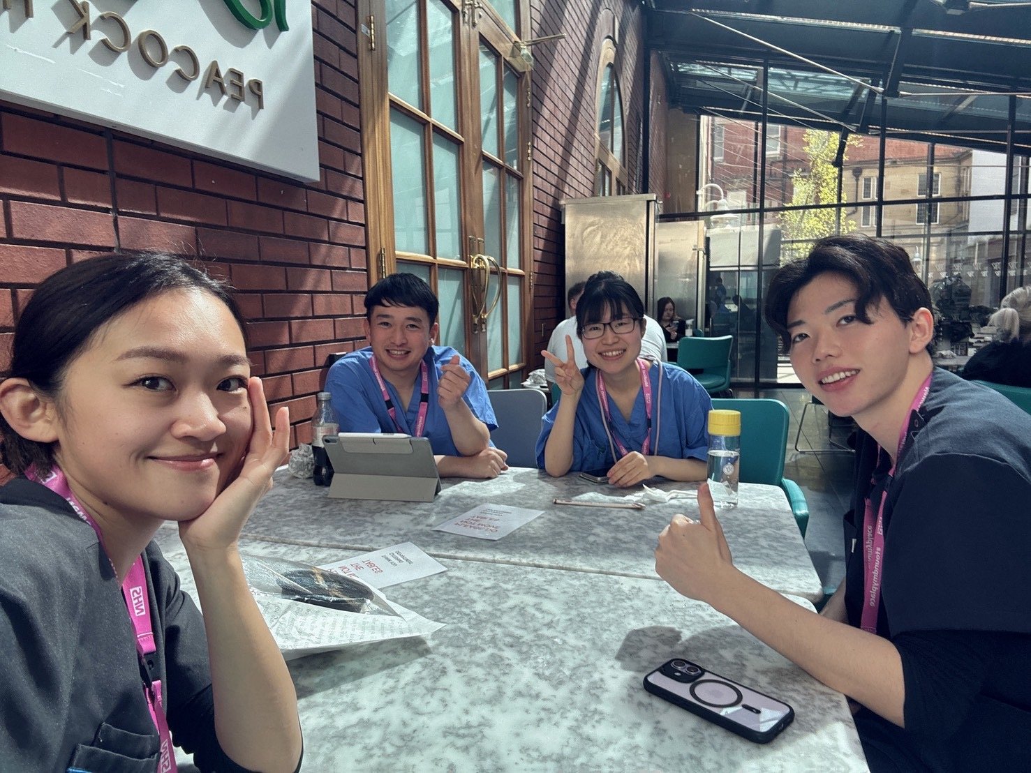 院内のカフェでのランチ休憩。会計はすべてキャッシュレスだった