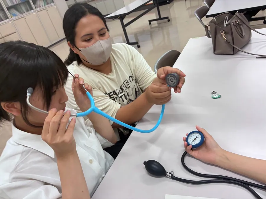 高校生とボランティア打合せ